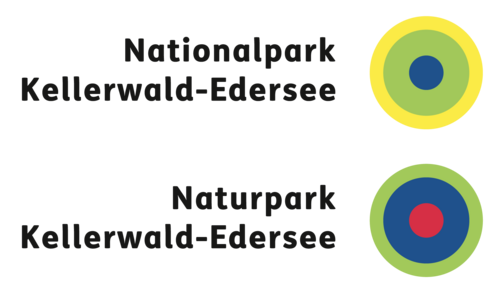 Ferienhaus Kellerwald Logo des Nationalparks Kellerwald-Edersee mit kreisförmigen Symbolen Ferienhaus Edersee